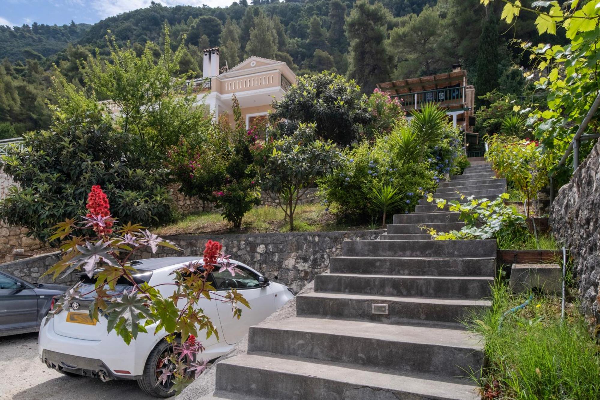 Theasea House Apartment Agios Nikitas Exterior photo